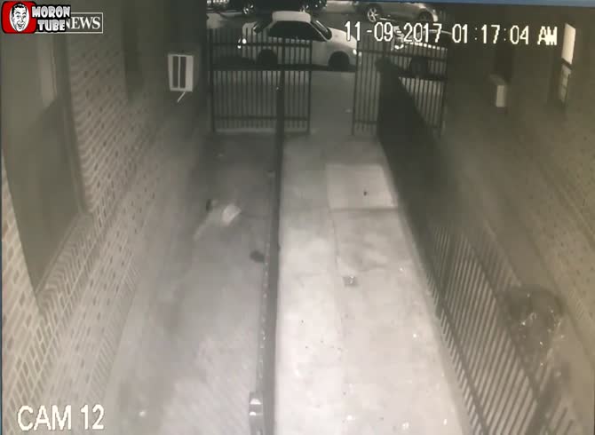 Video :He kills himself by falling from the fourth story after sexually abusing many youngsters in New York